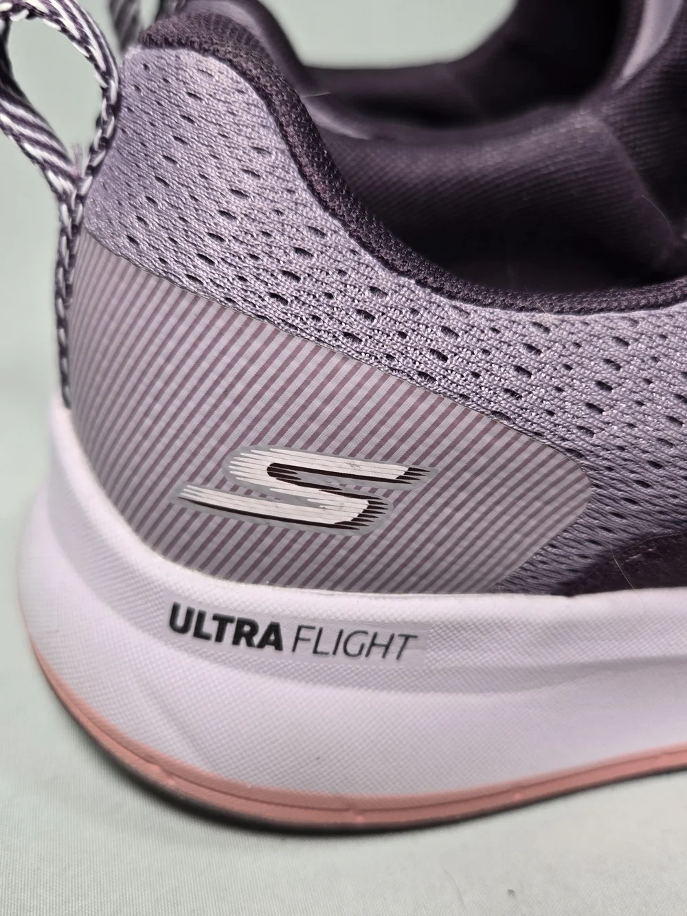 Skechers excellent slip